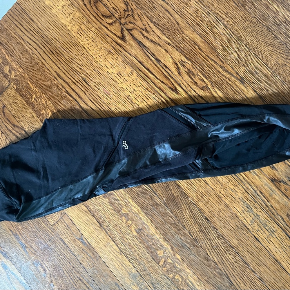 Alo yoga mesh moto leggings